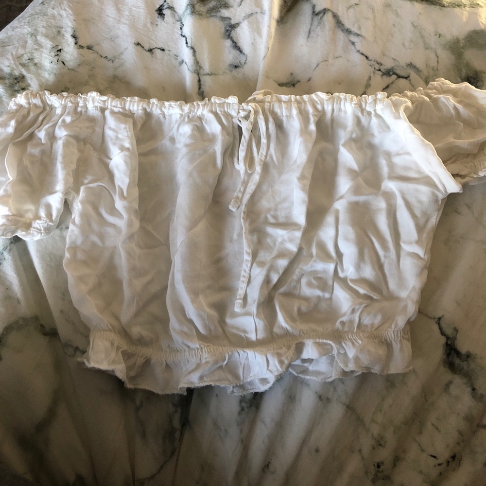 Brandy Melville Off Shoulder top